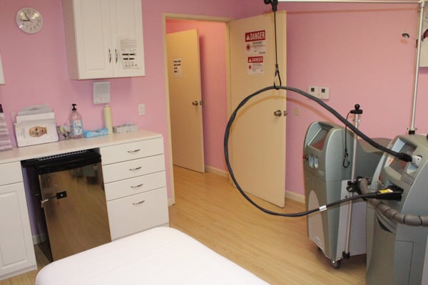 Candela Alex TriVantage Laser Tattoo removal treatment room