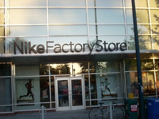 nike outlet near me