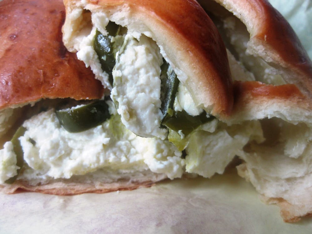 Looking for a panderia with bollilos con queso y jalapeño r/bayarea