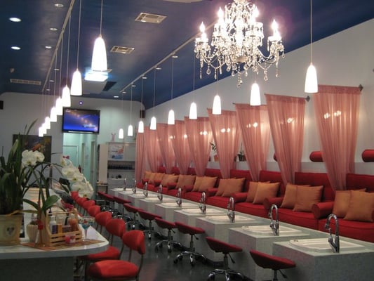 Deluxe Nail Bar and Spa. 2913 Main St Santa Monica, CA 90405