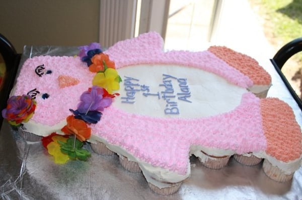 Luau Penguin Pull-Apart Cupcake Cake