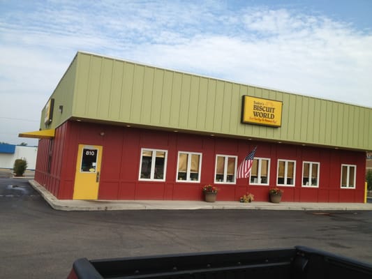 Tudor’s Biscuit World - Breakfast & Brunch