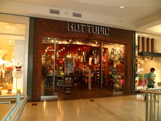 hollister mapleview mall